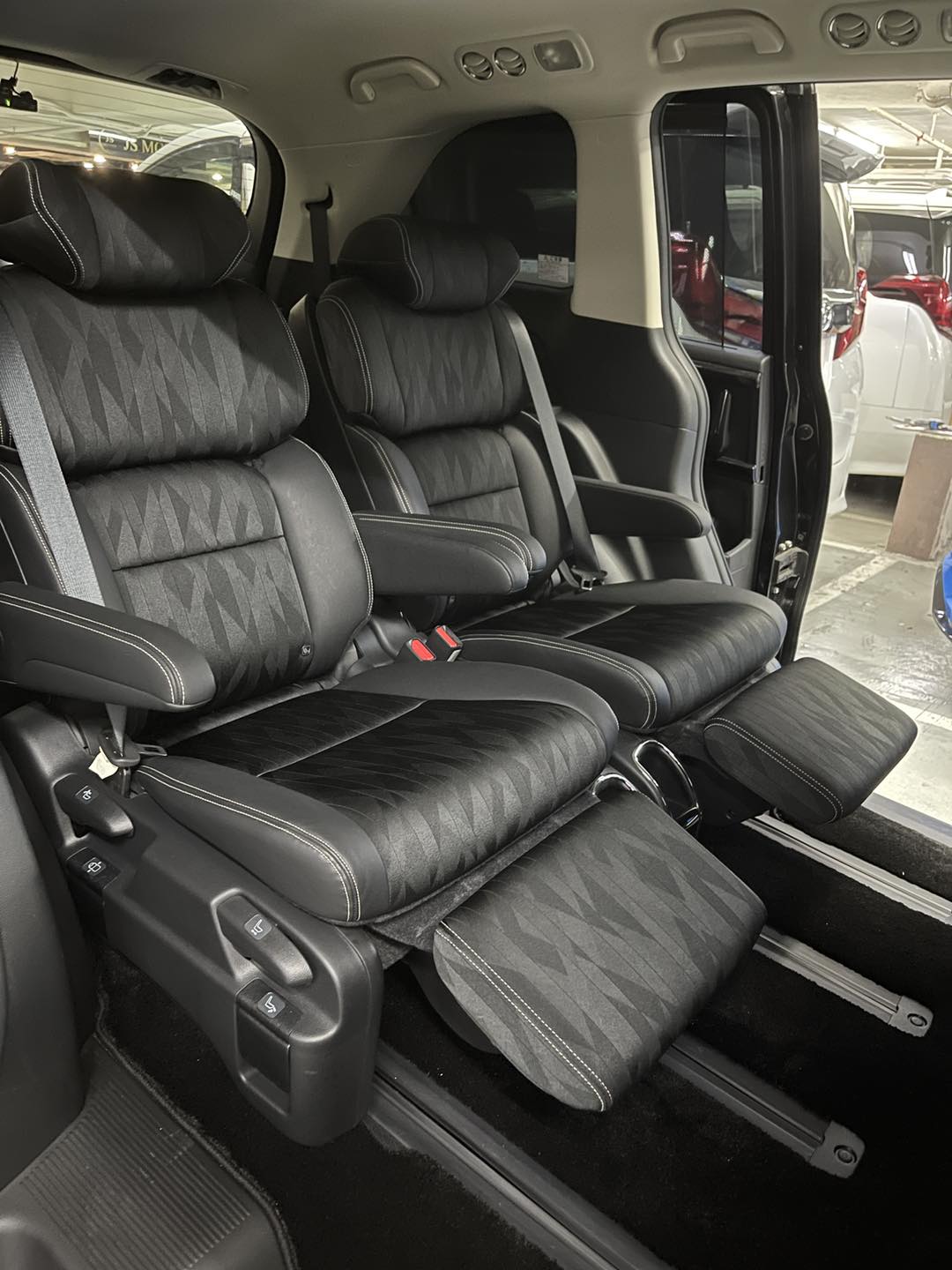 ODYSSEY HYBRID ABSOLUTE EX FACELIFT (Y'2020 BLACK AT)