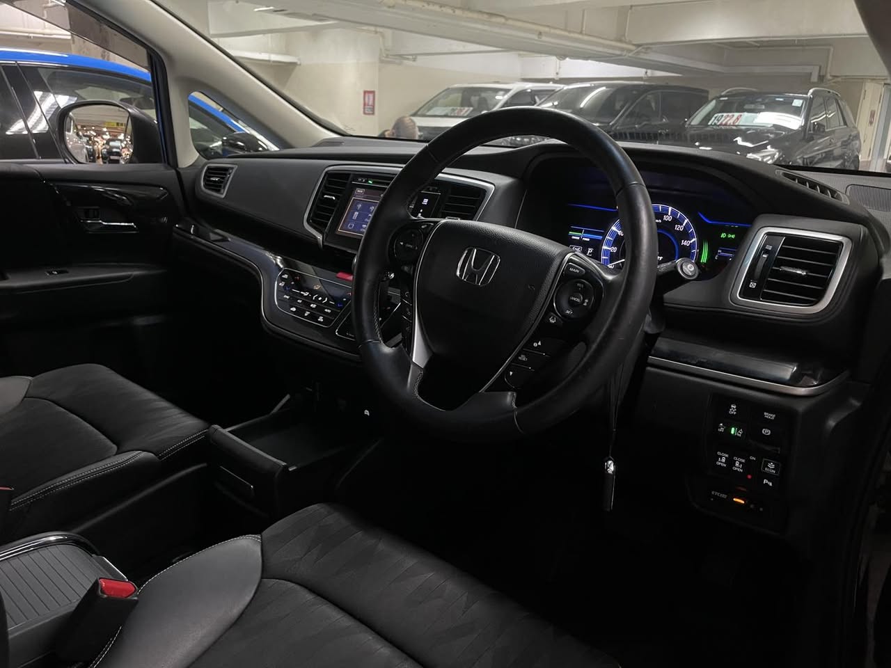 ODYSSEY HYBRID ABSOLUTE EX FACELIFT (Y'2020 BLACK AT)