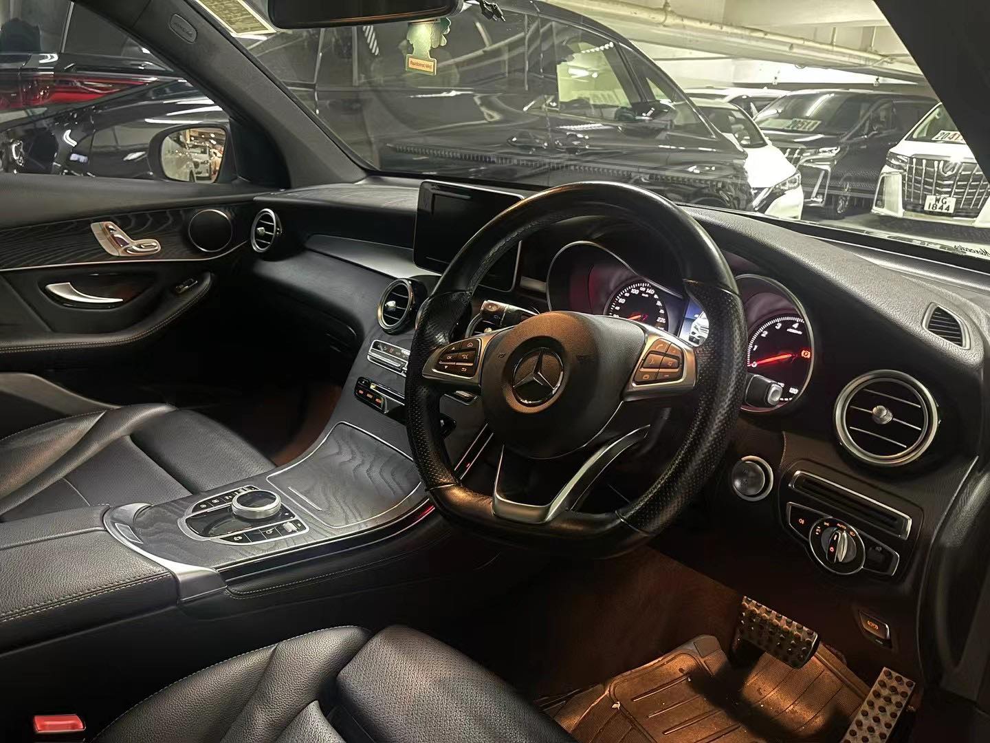 GLC250 AMG (Y'2018 O'0 BLACK AT)