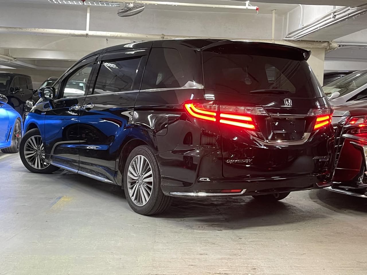 ODYSSEY HYBRID ABSOLUTE EX FACELIFT (Y'2020 BLACK AT)