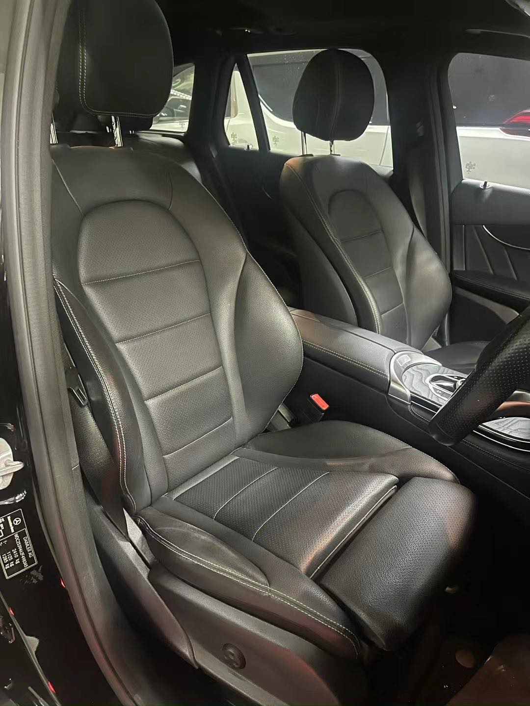 GLC250 AMG (Y'2018 O'0 BLACK AT)
