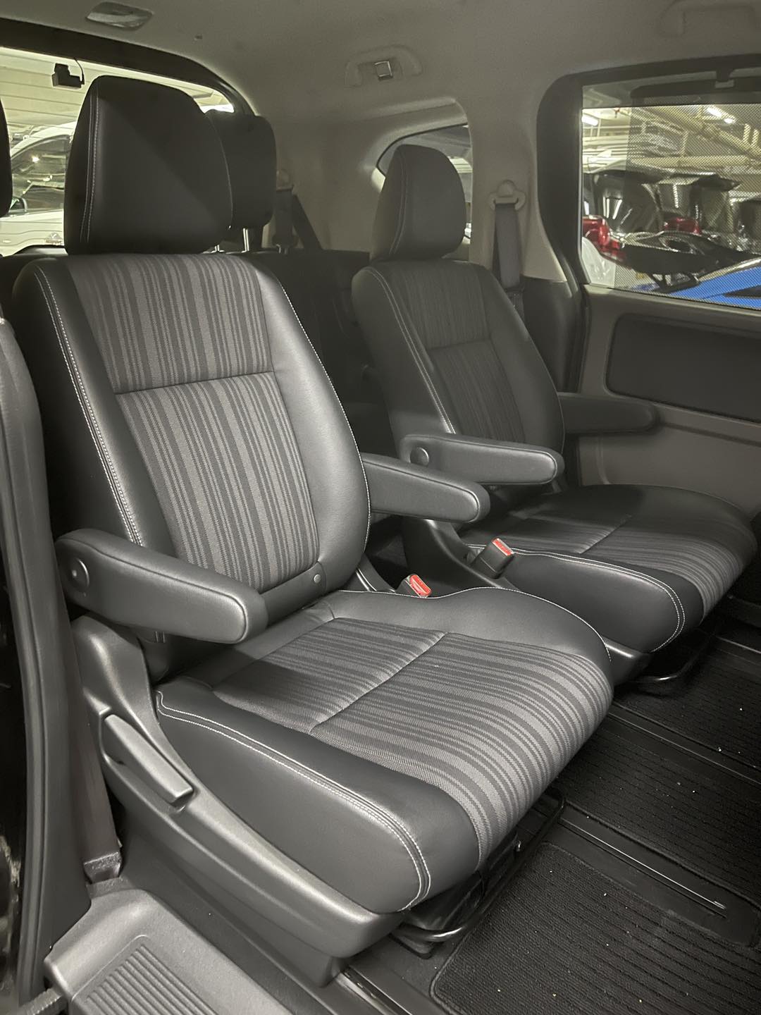 FREED HYBRID EX (Y'2017 BLACK AT)