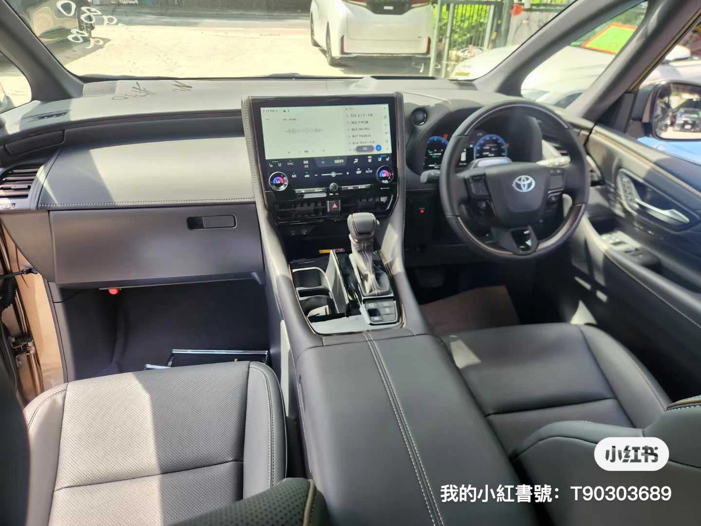 ALPHARD 2.5Z (Y'2025 O'0 KM'300 GOLD AT)