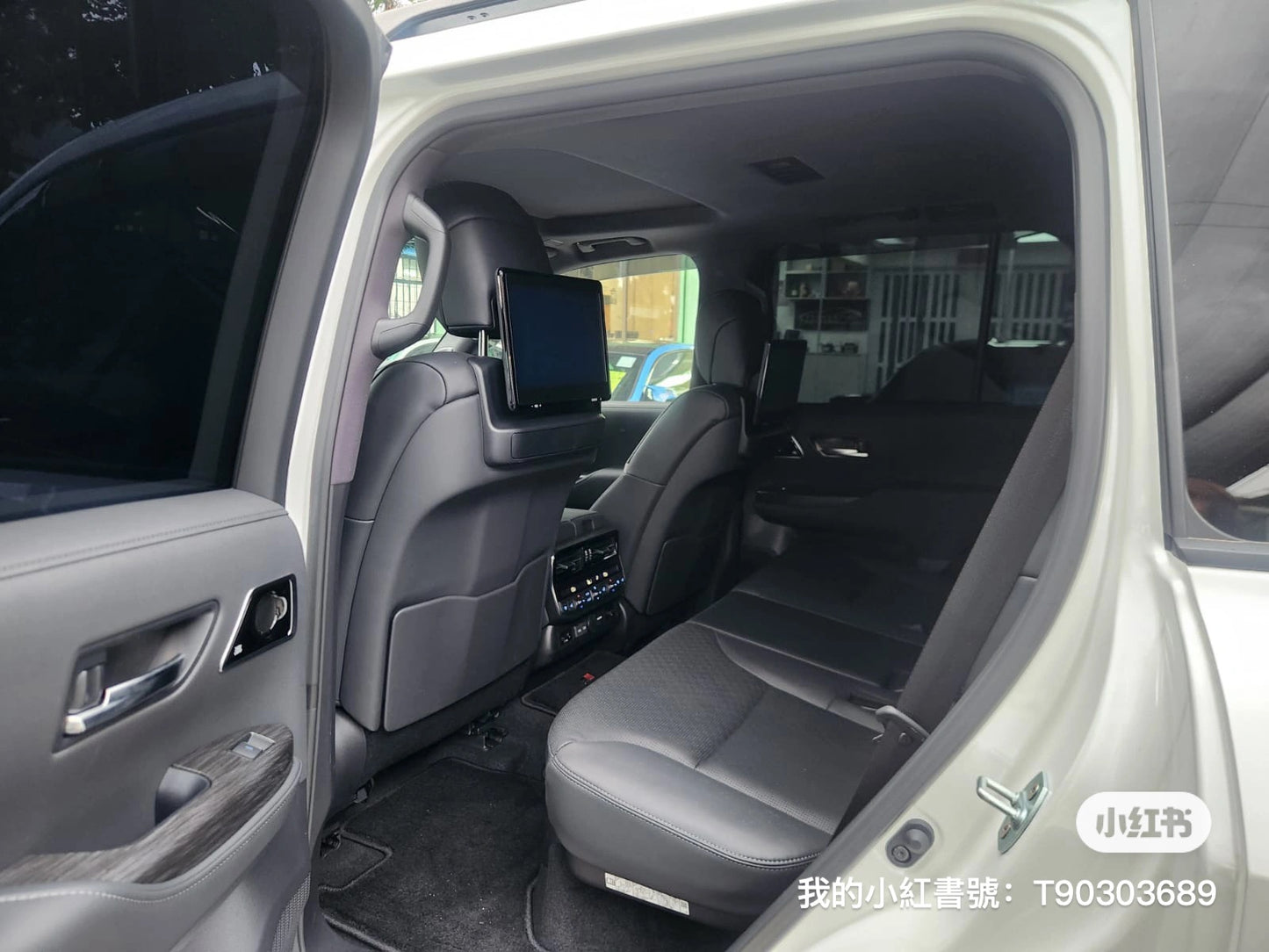 LAND CRUISER GR (Y'2023 O'0 KM'2,000 WHITE AT)