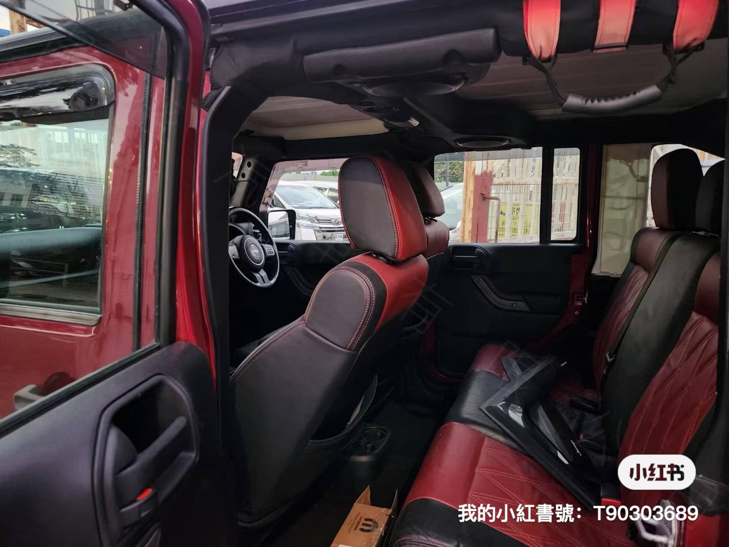 WRANGLER SAHARA UNLIMITED (Y'2011 O'2 KM'24,000 RED AT)