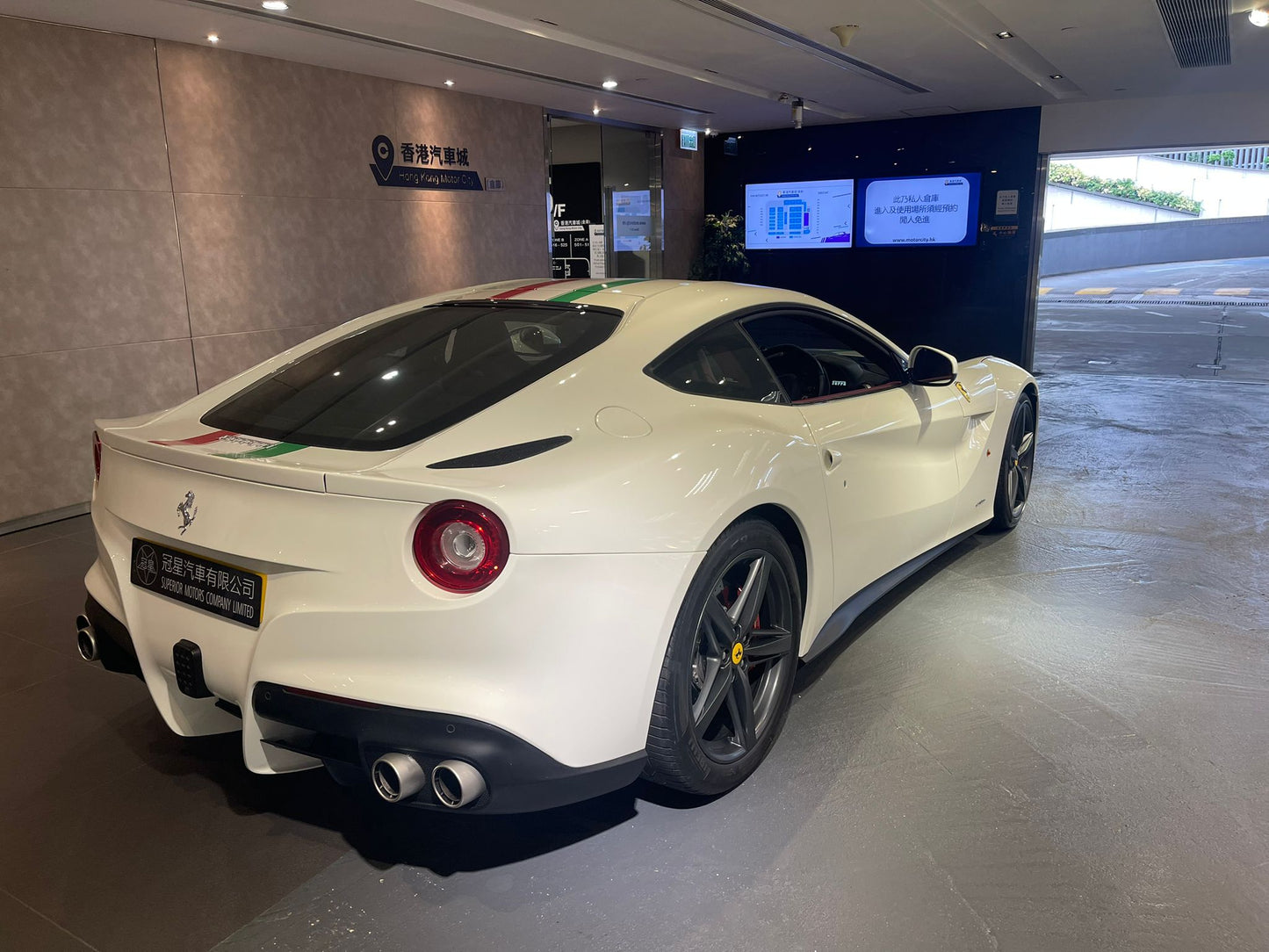 F12 BERLINETTA (Y'2015 O'1 KM'38,000 WHITE AT)