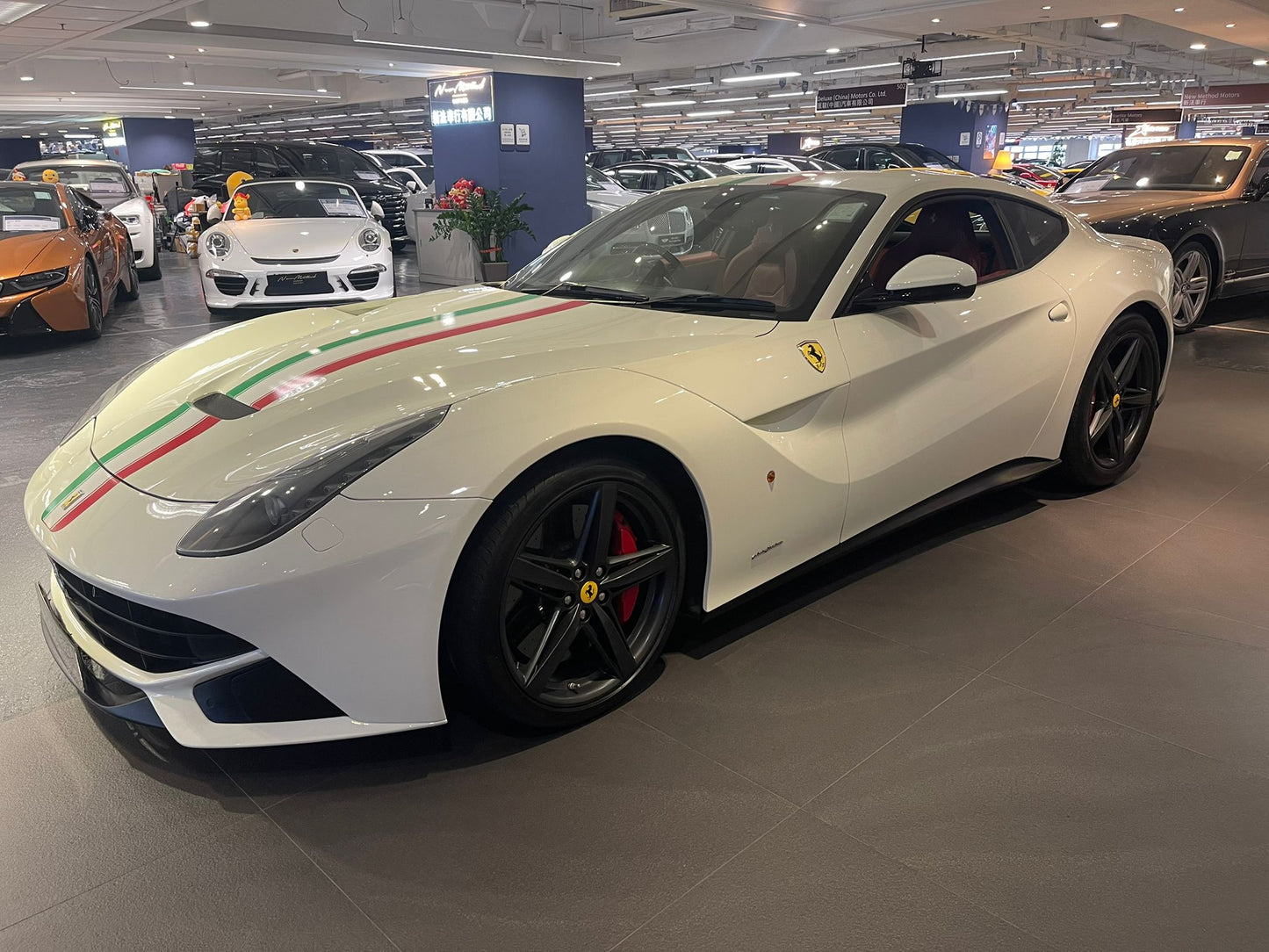 F12 BERLINETTA (Y'2015 O'1 KM'38,000 WHITE AT)