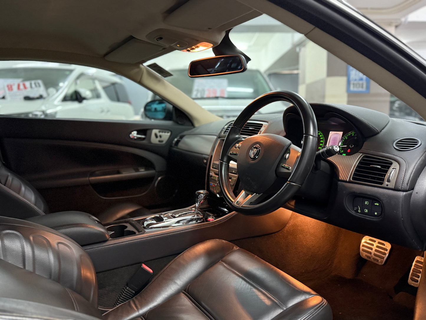 XKR (Y'2007 O'3 KM'40,000 BLACK AT)