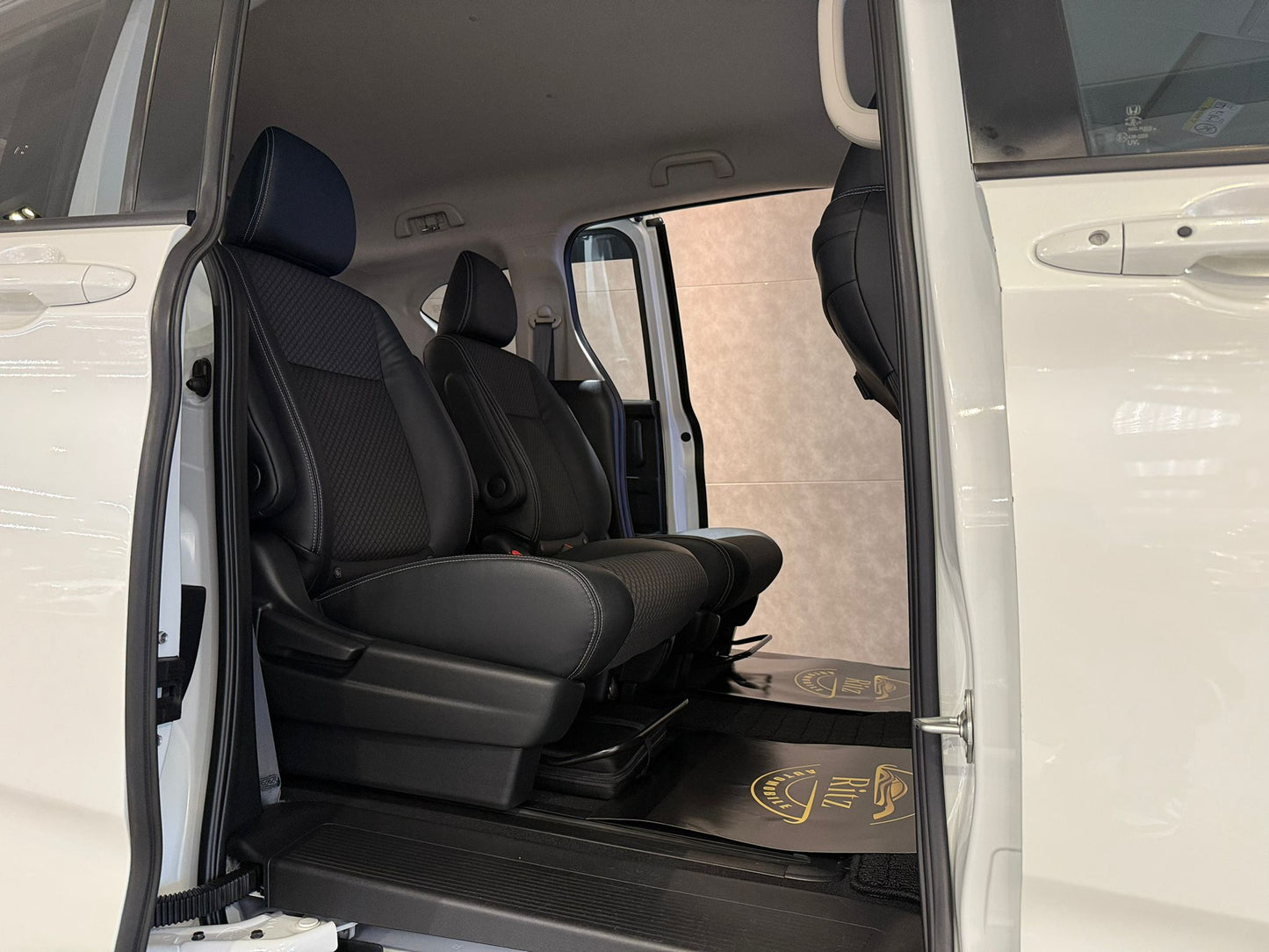 FREED HYBRID EX GB7 (Y'2019 O'0 KM'30,700 WHITE AT)
