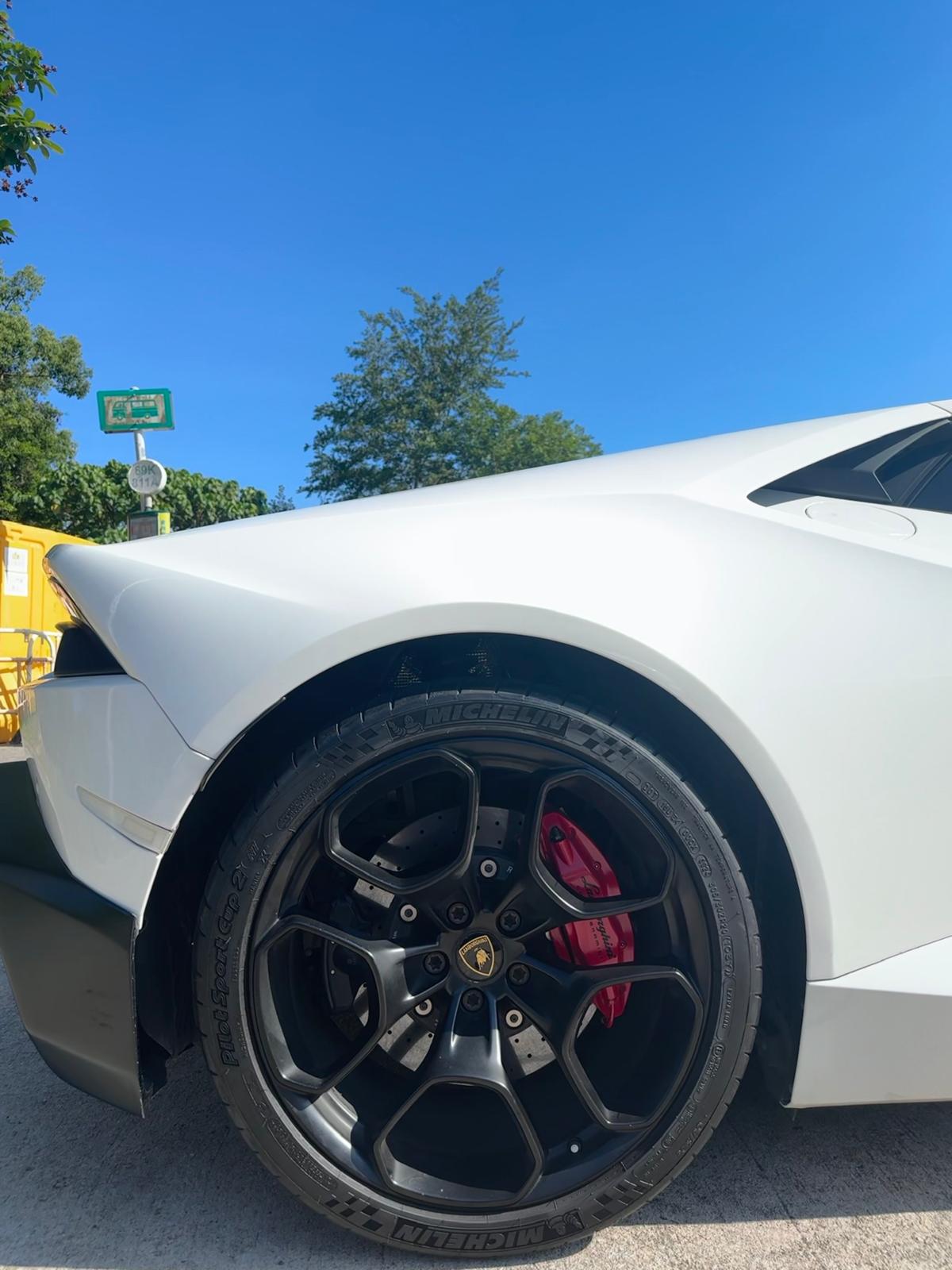 HURACAN LP610-4 (Y'2015 O'3 KM'23,999 WHITE AT)