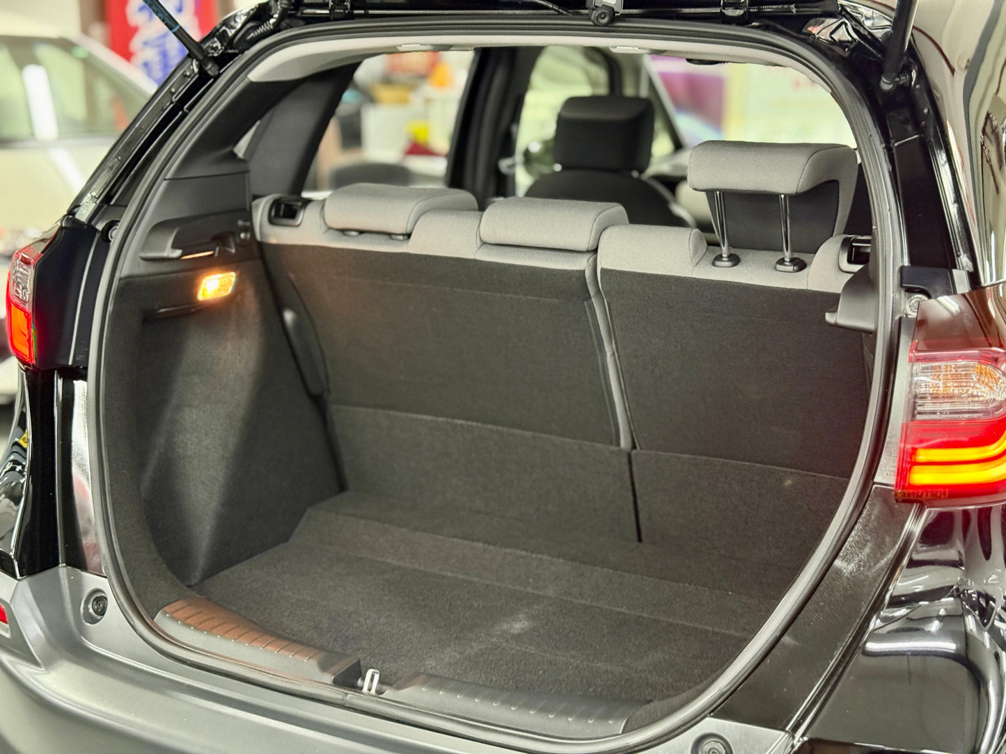 FIT CROSSTAR EHEV (Y'2020 BLACK AT)
