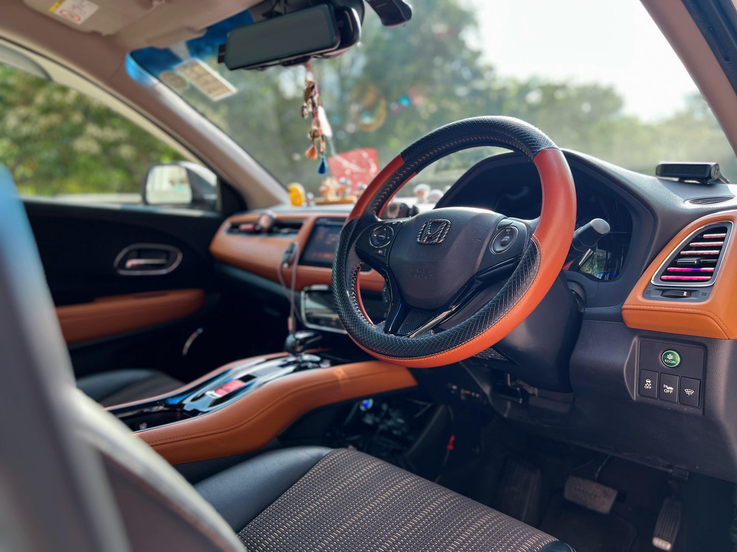 VEZEL HYBRID Z (Y'2014 WHITE AT)