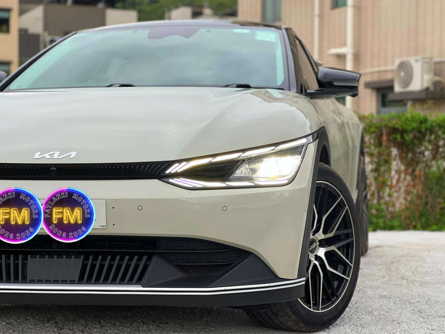 EV6 DELUXE (Y'2022 GRAY GREEN AT)