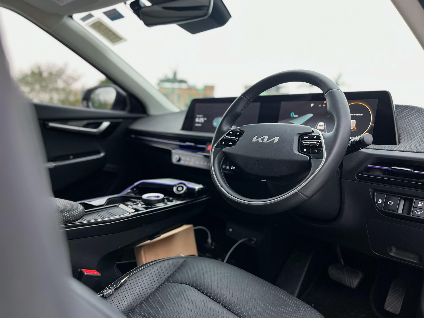 EV6 DELUXE (Y'2022 GRAY GREEN AT)