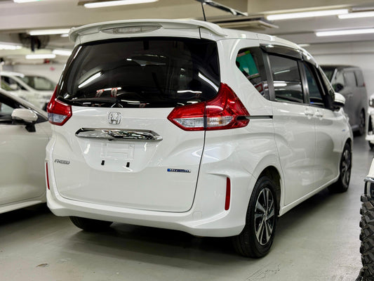 FREED HYBRID GB7 EX (Y'2016 WHITE AT)