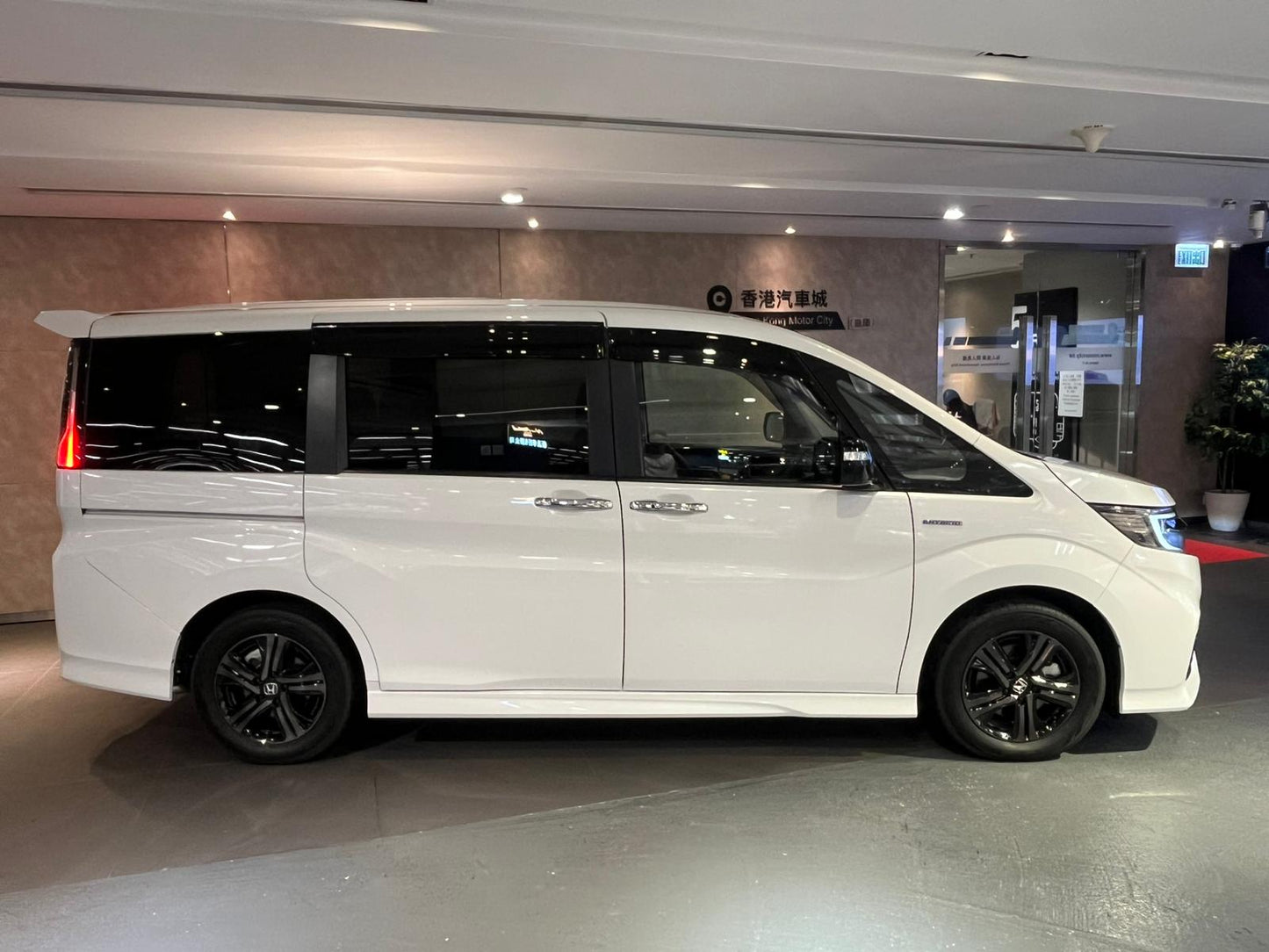 STEPWGN HYBRID EX COOL (Y'2019 O'0 KM'39,000 WHITE AT)