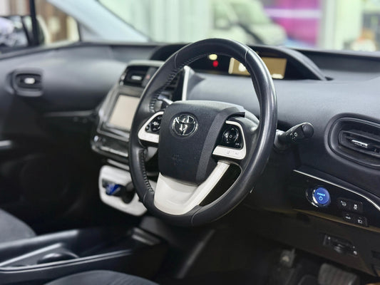 PRIUS HYBRID (Y'2018 BLACK AT)