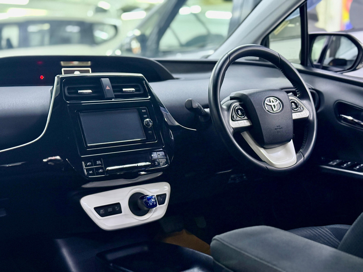 PRIUS HYBRID (Y'2018 BLACK AT)
