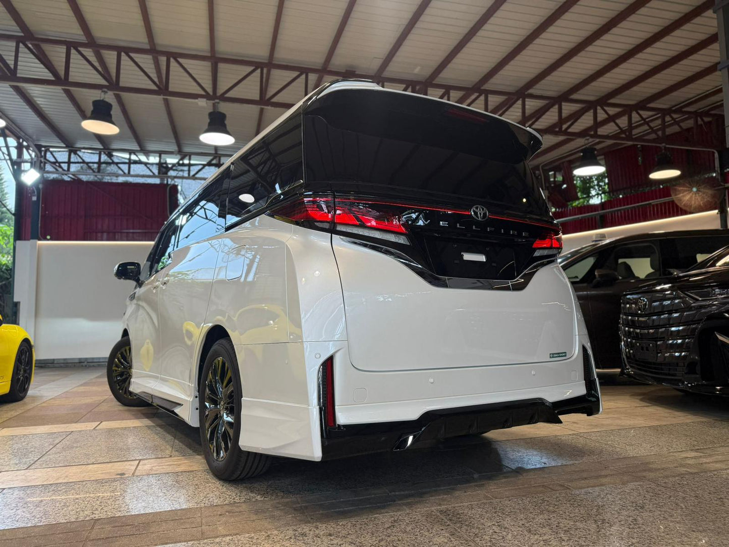 VELLFIRE 2.4 TURBO PREMIER (Y'2025 WHITE AT)