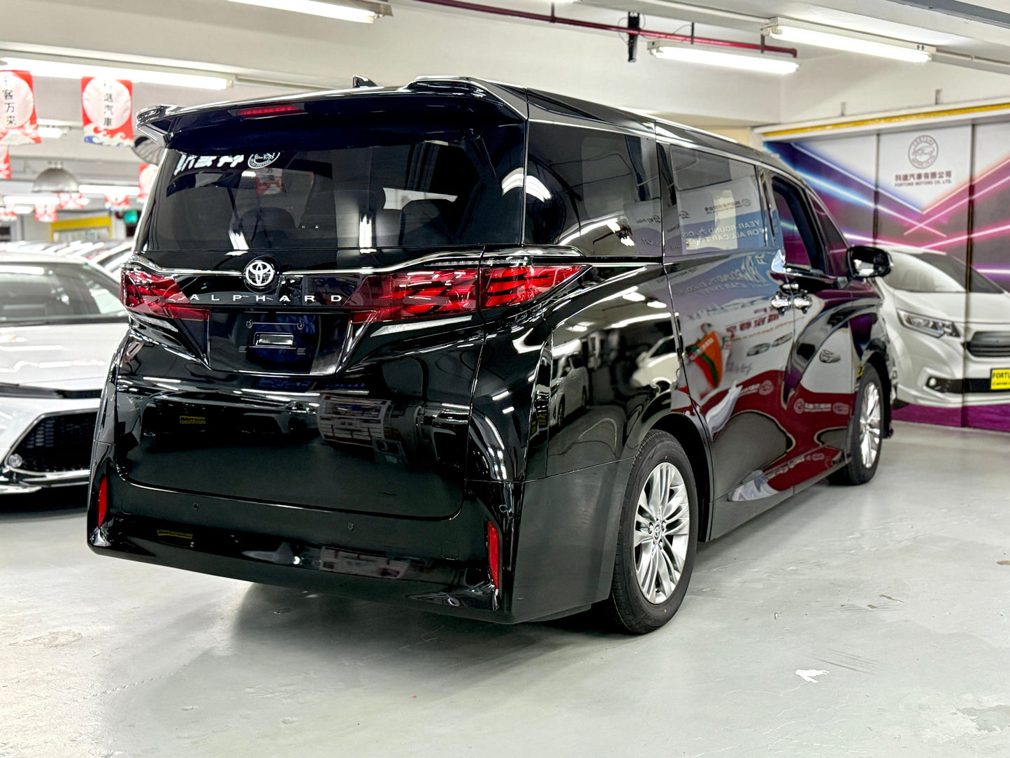 ALPHARD 2.5Z (Y'2025 BLACK AT)