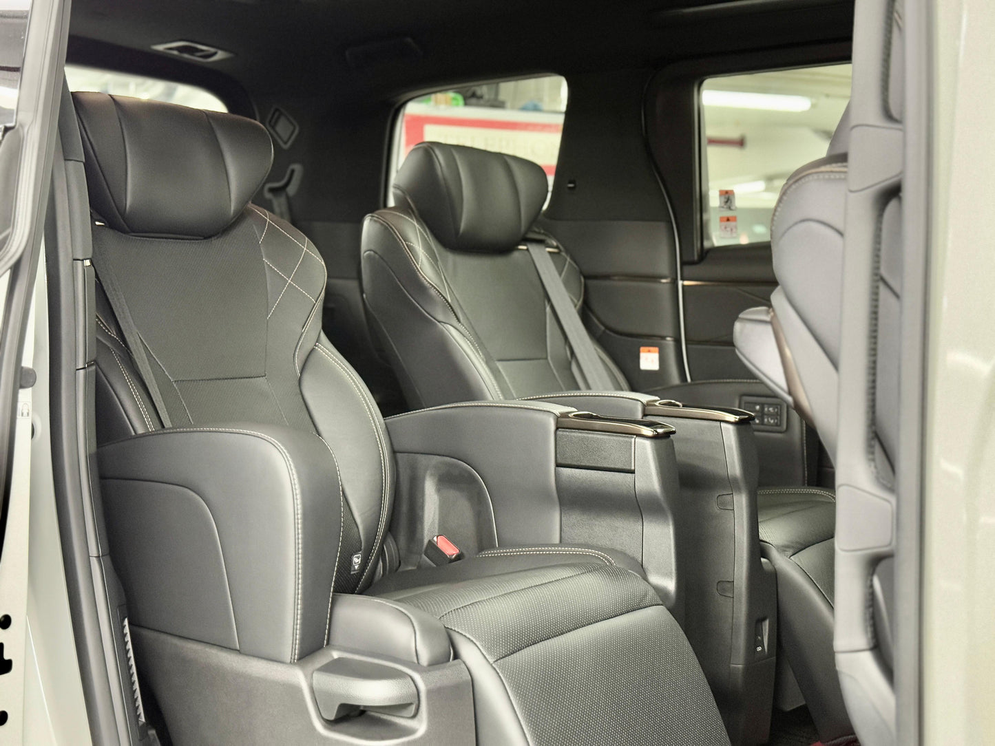 VELLFIRE 2.4 TURBO Z PREMIER (Y'2024 WHITE AT)