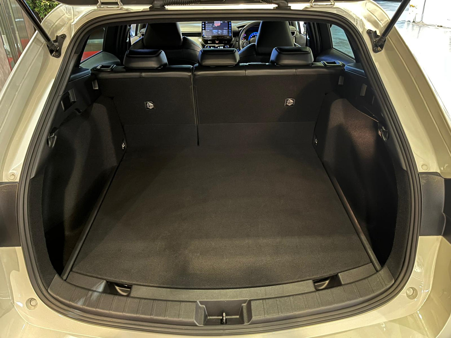 COROLLA TOURING HYBRID WXB (Y'2020 KM'66,000 WHITE AT)