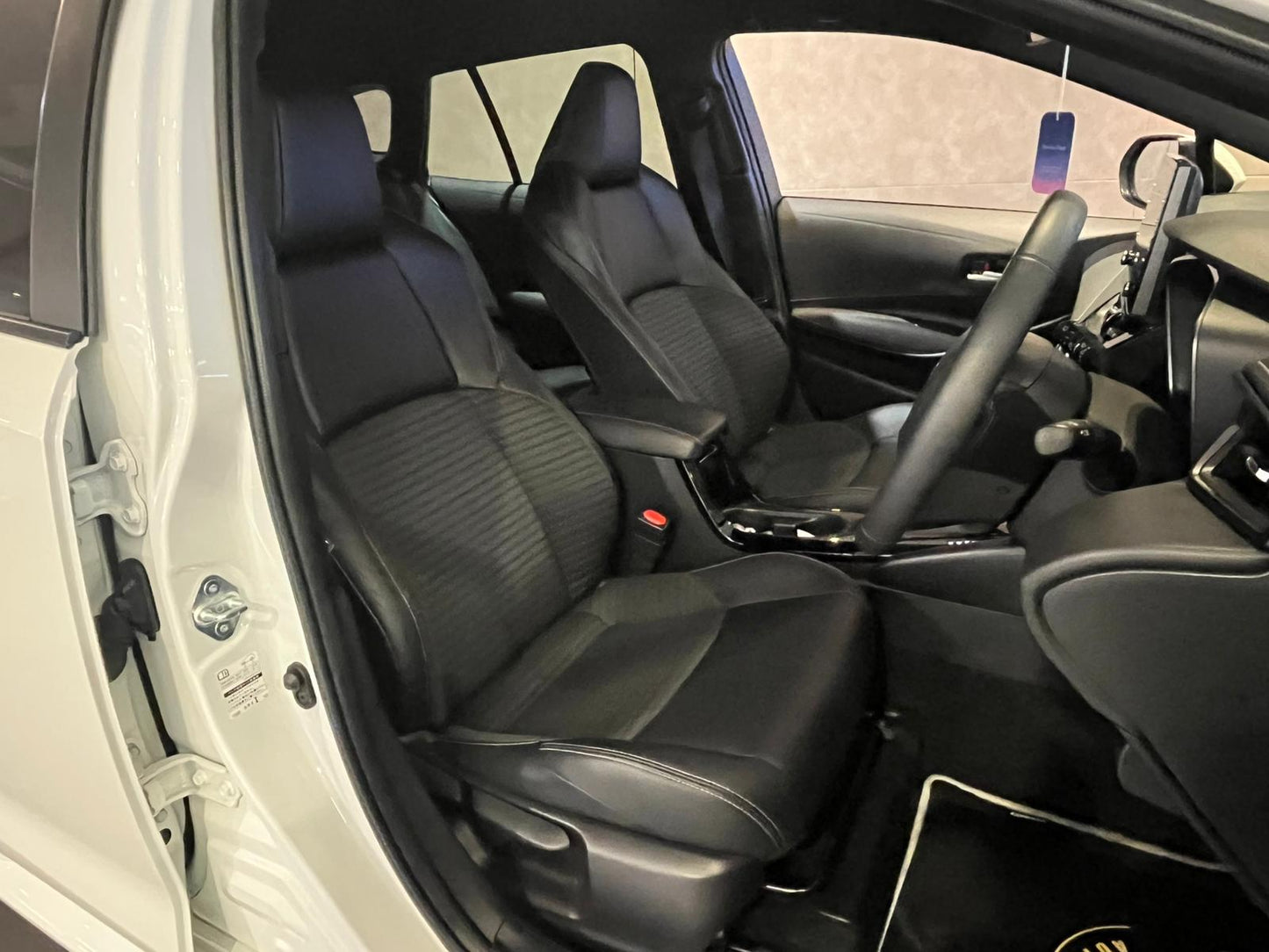 COROLLA TOURING HYBRID WXB (Y'2020 KM'66,000 WHITE AT)