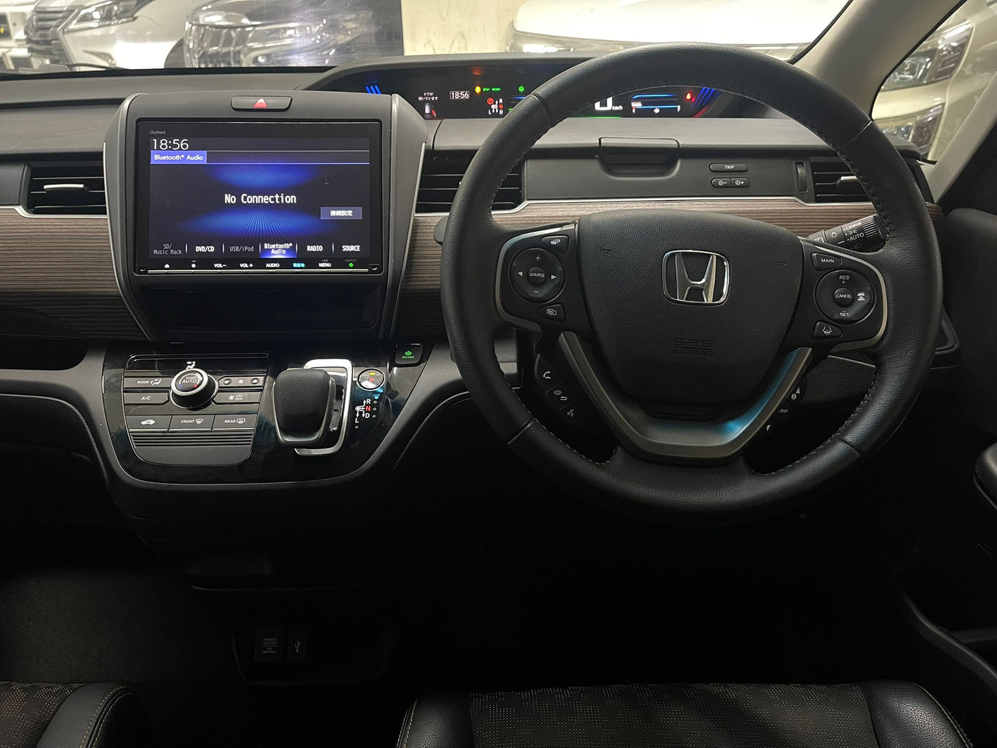 FREED HYBRID PLUS CROSSTAR (Y'2021 WHITE AT)