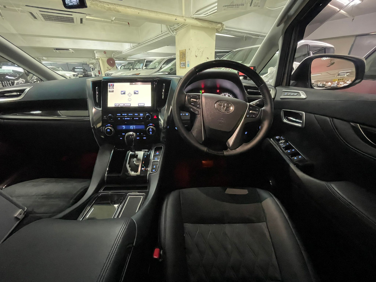 ALPHARD HYBRID 2.5 SRC (Y'2017 WHITE AT)