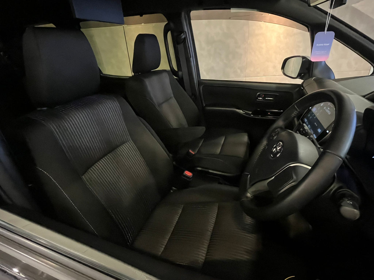 VOXY HYBRID ZSII (Y'2018 KM'39,000 BLACK AT)