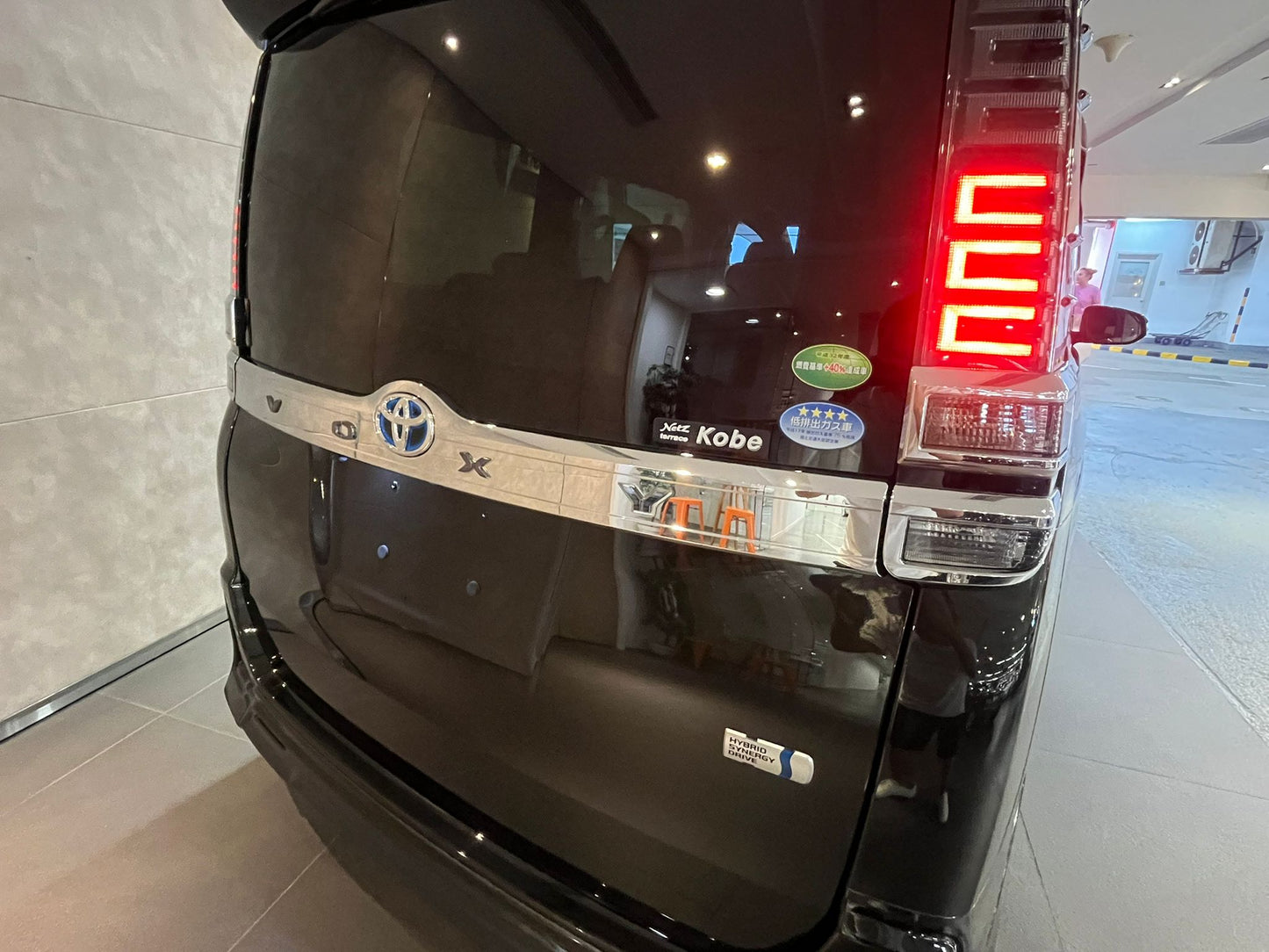 VOXY HYBRID ZSII (Y'2018 KM'39,000 BLACK AT)