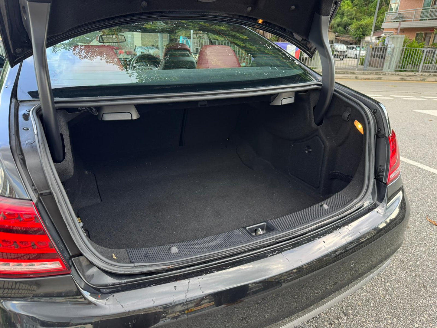 E200 COUPE (Y'2014 O'2 BLACK AT)