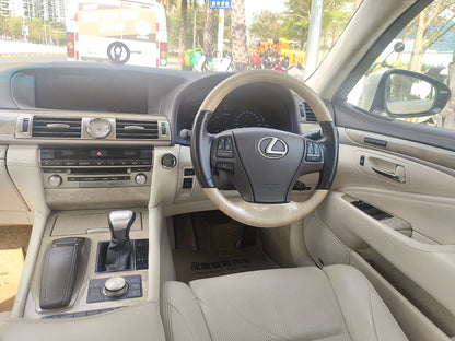 LS460 (Y'2014 O'1 KM'100,000 SILVER AT)