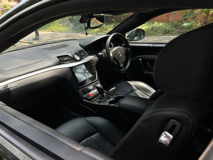 GRANTURISMO (Y'2011 O'1 KM'40,000 BLACK AT)