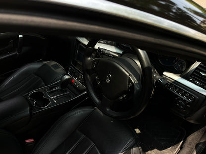 GRANTURISMO (Y'2011 O'1 KM'40,000 BLACK AT)