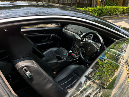 GRANTURISMO (Y'2011 O'1 KM'40,000 BLACK AT)