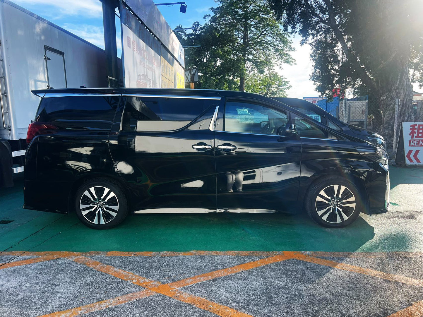 ALPHARD (Y'2018 O'0 KM'74,053 BLACK AT)