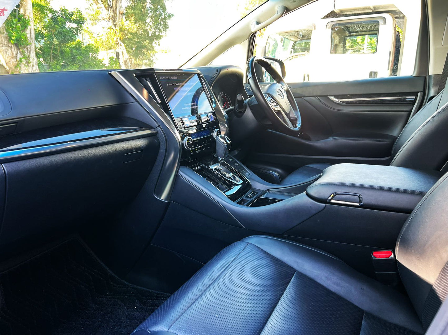 ALPHARD (Y'2018 O'0 KM'74,053 BLACK AT)