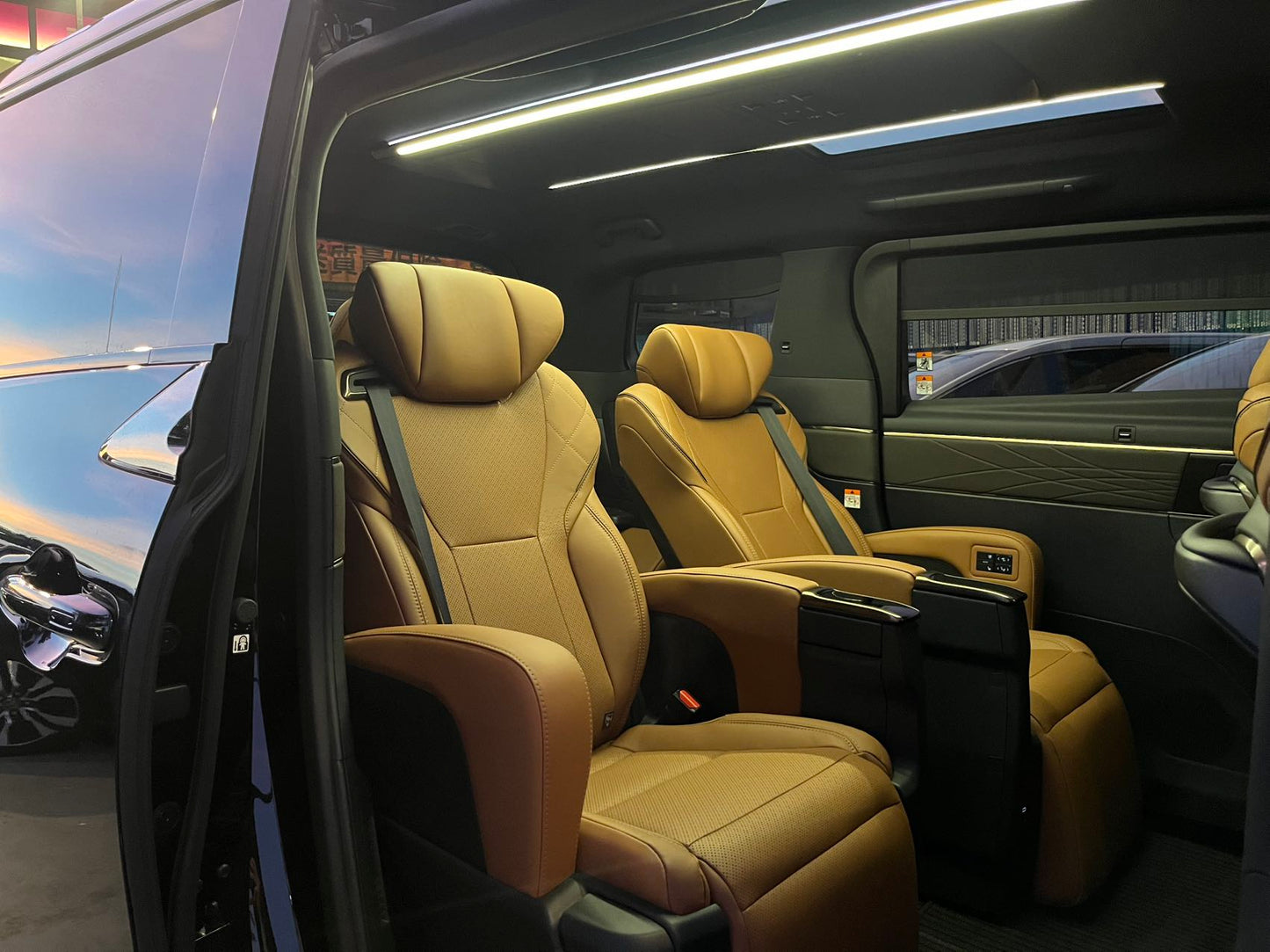 VELLFIRE (Y'2025 O'0 KM'976 BLACK AT)