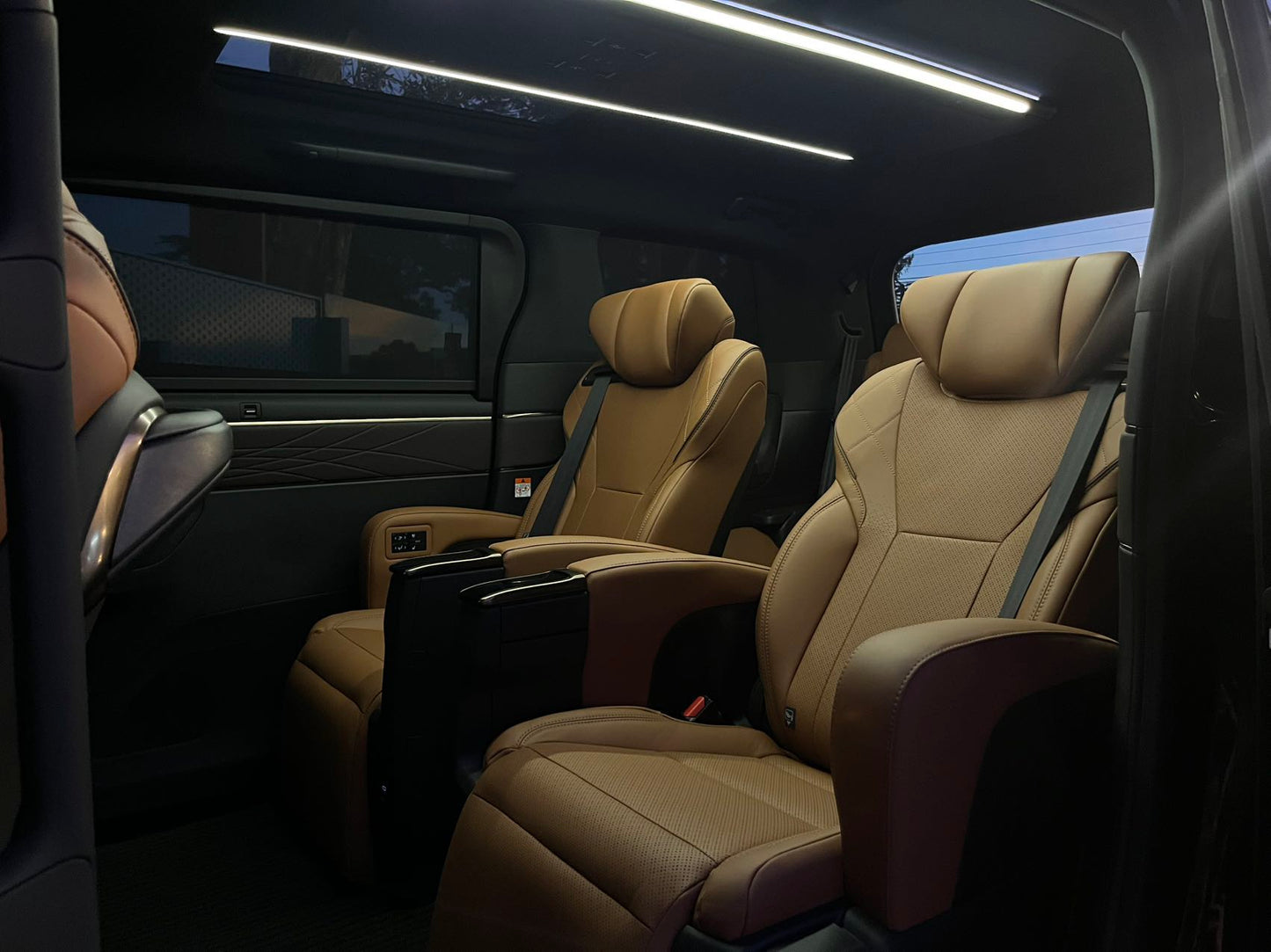 VELLFIRE (Y'2025 O'0 KM'976 BLACK AT)