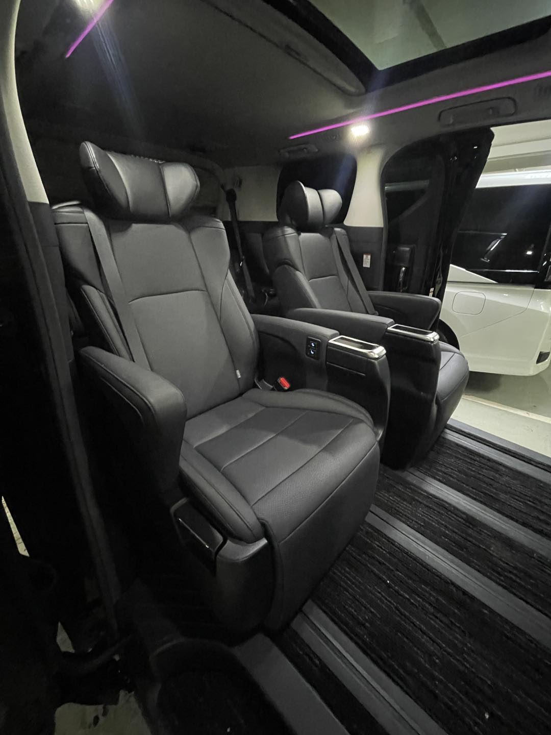 ALPHARD HYBRID SRC (Y'2021 BLACK AT)