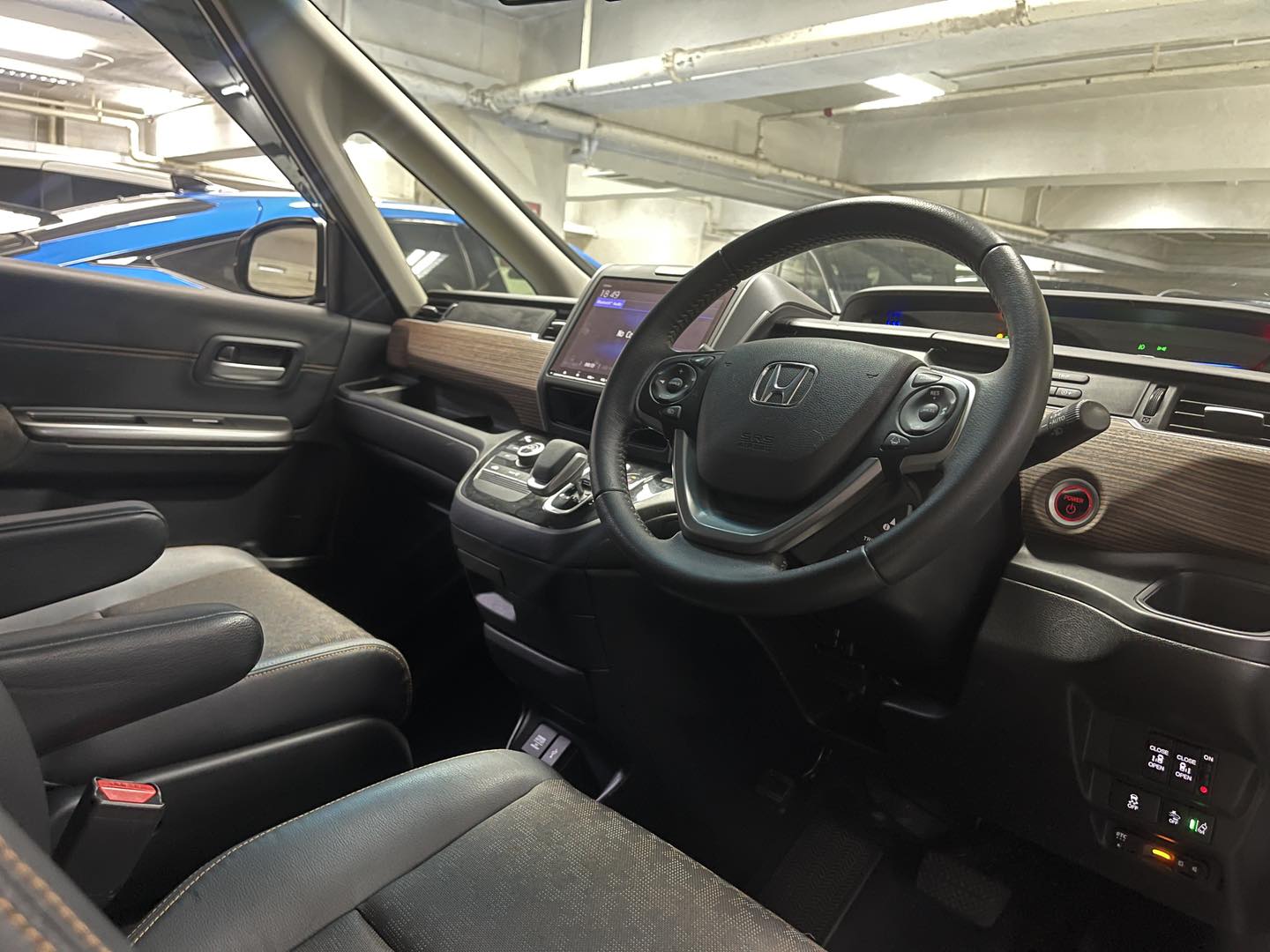 FREED HYBRID CROSSTAR (Y'2020 WHITE AT)