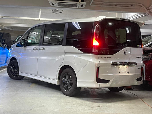 STEPWGN HYBRID BLACK STYLE e:HEV (Y'2020 WHITE AT)