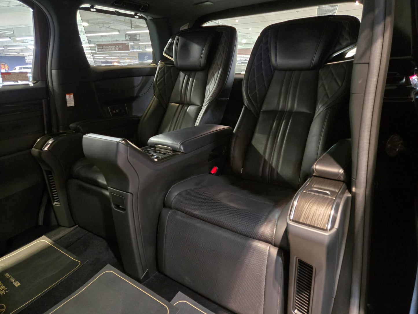 LM350 (Y'2020 O'1 KM'46,000 C'BLACK AT) #8141 DEALER