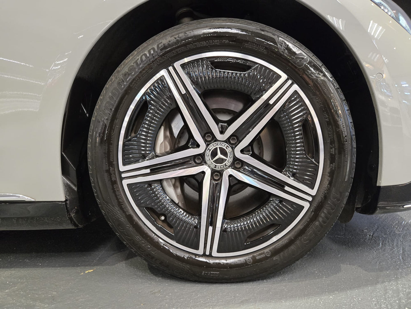 EQE 350+ (Y'2022 O'1 KM'15,000 GRAY AT)