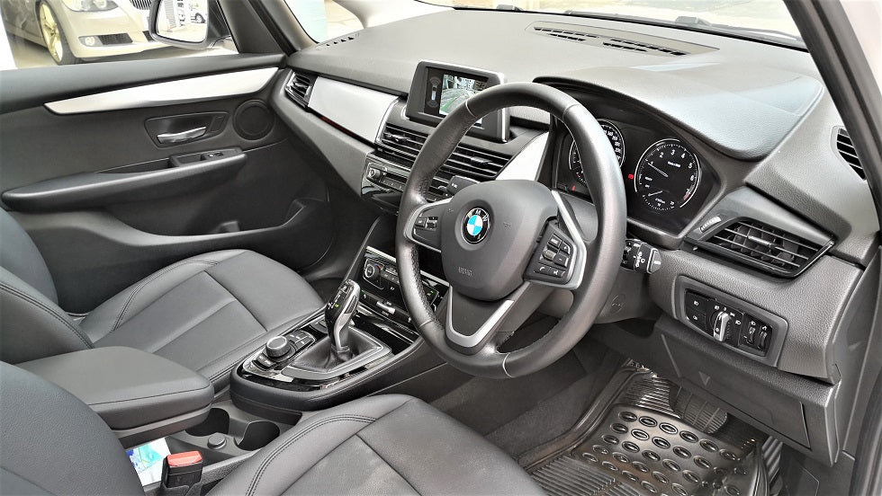 218iA GRAN TOURER (Y'2018 O'2 KM'89,000 C'White AT) #3824 DEALER