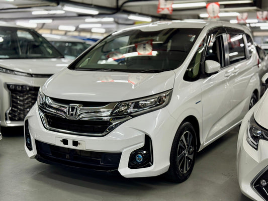 FREED HYBRID GB7 EX (Y'2016 WHITE AT)