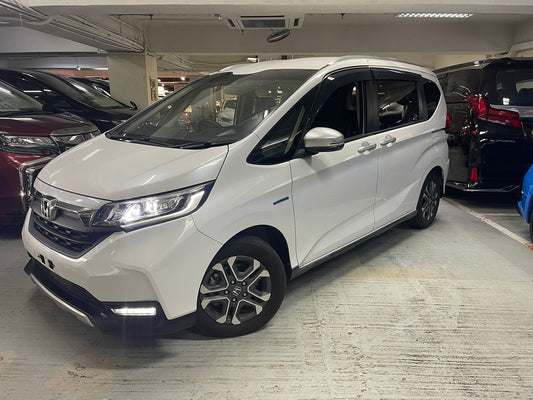 FREED HYBRID PLUS CROSSTAR (Y'2021 WHITE AT)