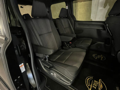 VOXY HYBRID ZSII (Y'2018 KM'39,000 BLACK AT)